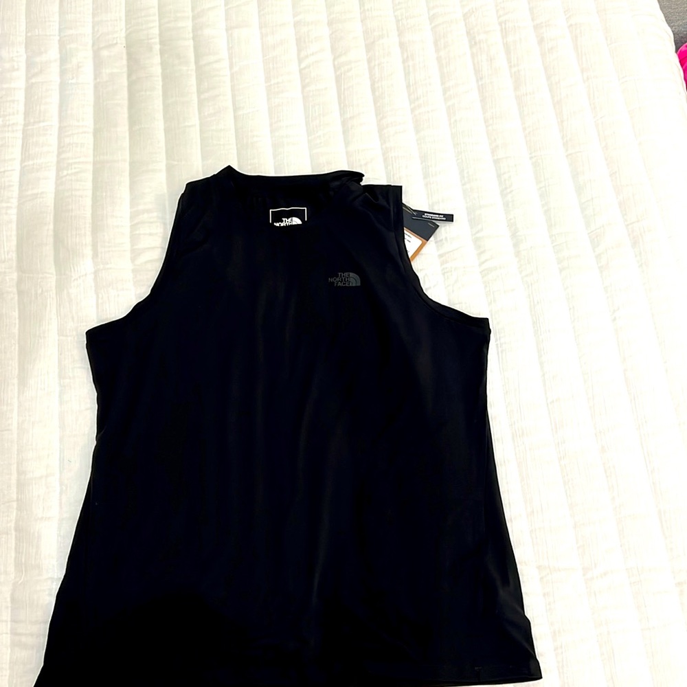 No sleeves top